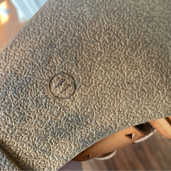 Sandals - Picture 4 of 4